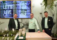 Nico Kok, Erwin van der Hoeven and Gerard van Reijn of Elburg-Smit. 'Let's be of use' was the main message of this fair, where they gave extra attention to their new concept Live Green - Think Green - Love Green. They only showed products made of 100% recycled plastic or plastic alternatives.